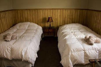 Hosteria Lago Tyndall Torres del Paine National Park Extérieur photo